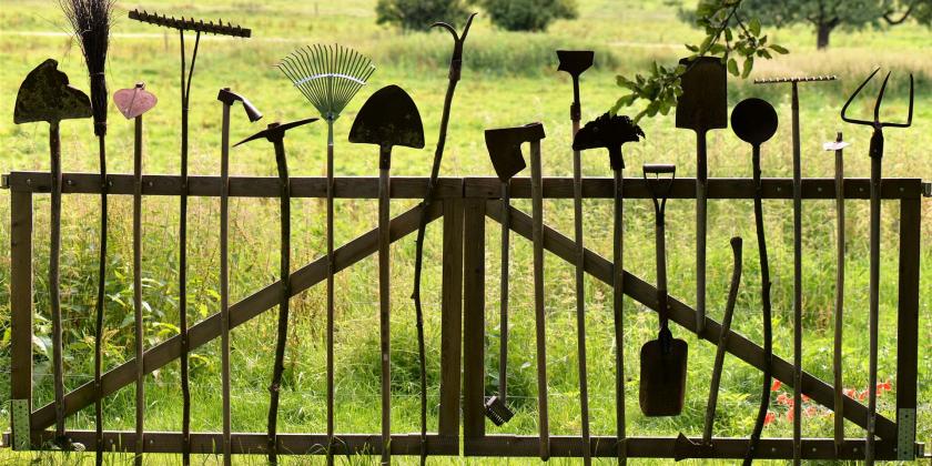 gartenwerkzeuge, alt, gebraucht, abgenutzt, nostalgisch, zaun, gartenwerkzeuge, zaun, zaun, zaun, zaun, zaun