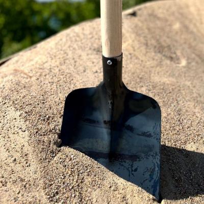 Holsteiner Sandschaufel Größe 0 - Die schwarze Sandschaufel aus der Schmiede Baack, scharf, handlich und robust hergestellt in Deutschland